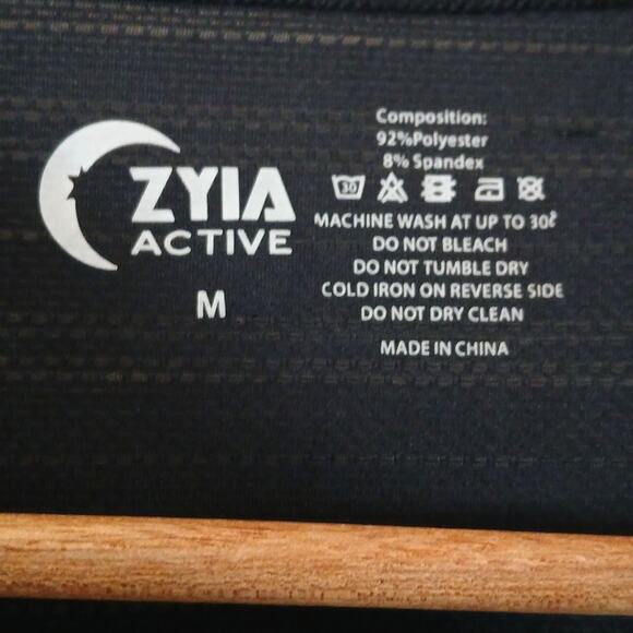 Zyia Active Black Workout Muscle Tank Top - Picture 2 of 4